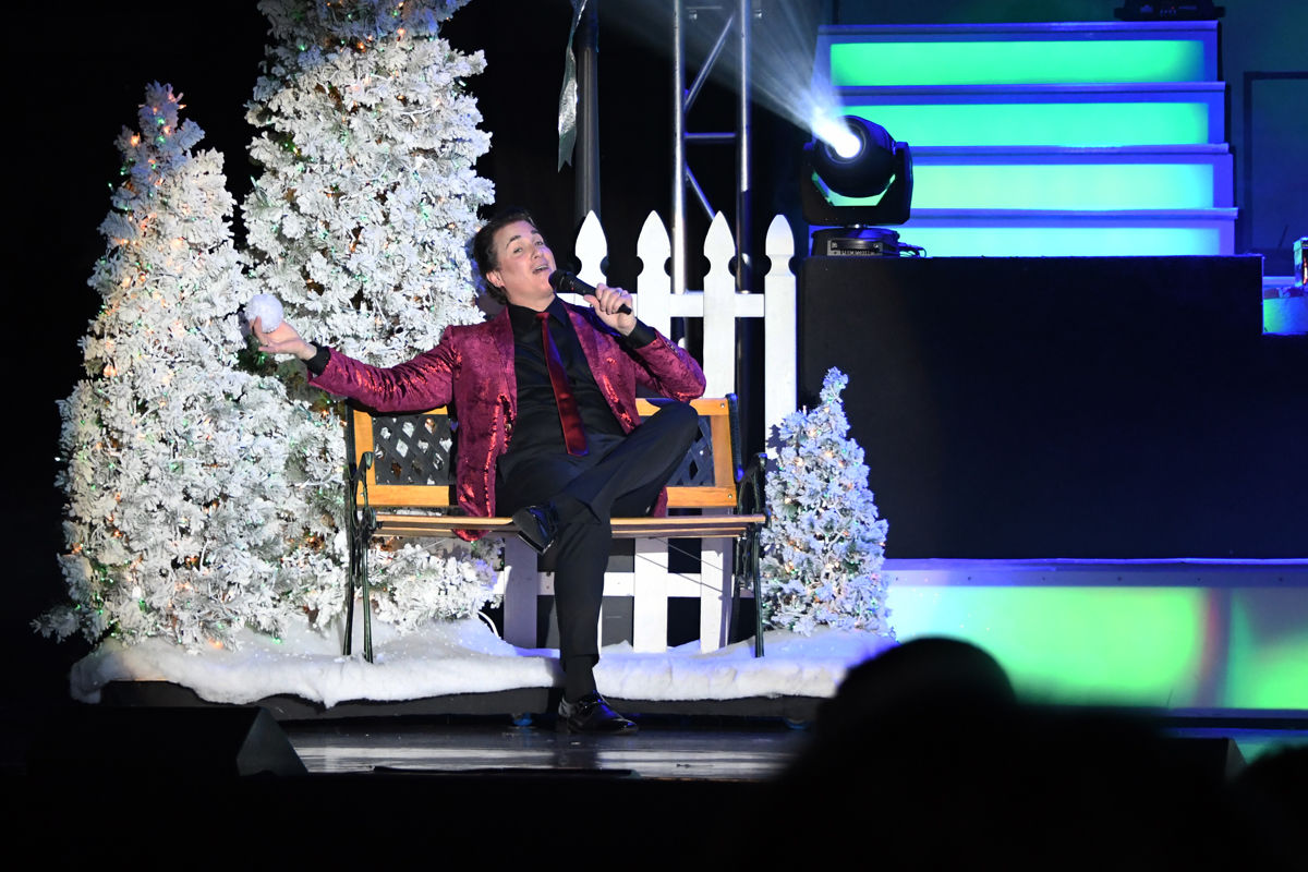 019 George Dyer performed a Christmas segment.jpg